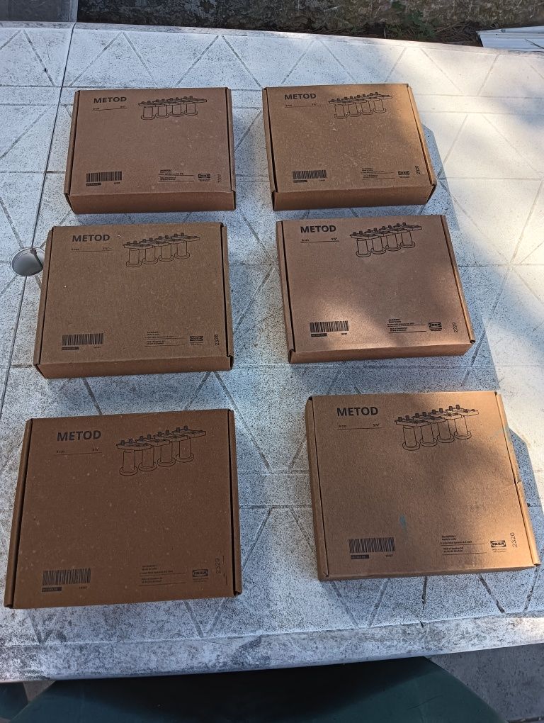 Vários artigos de cozinha IKEA novos.