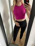 Top sportowy róż crop top Athleta