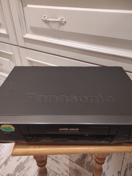 Продам відеомагнітофон Panasonic NV-SD320