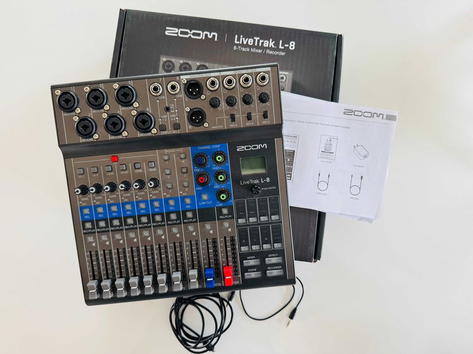 Zoom LiveTrak L-8 – Como Novo