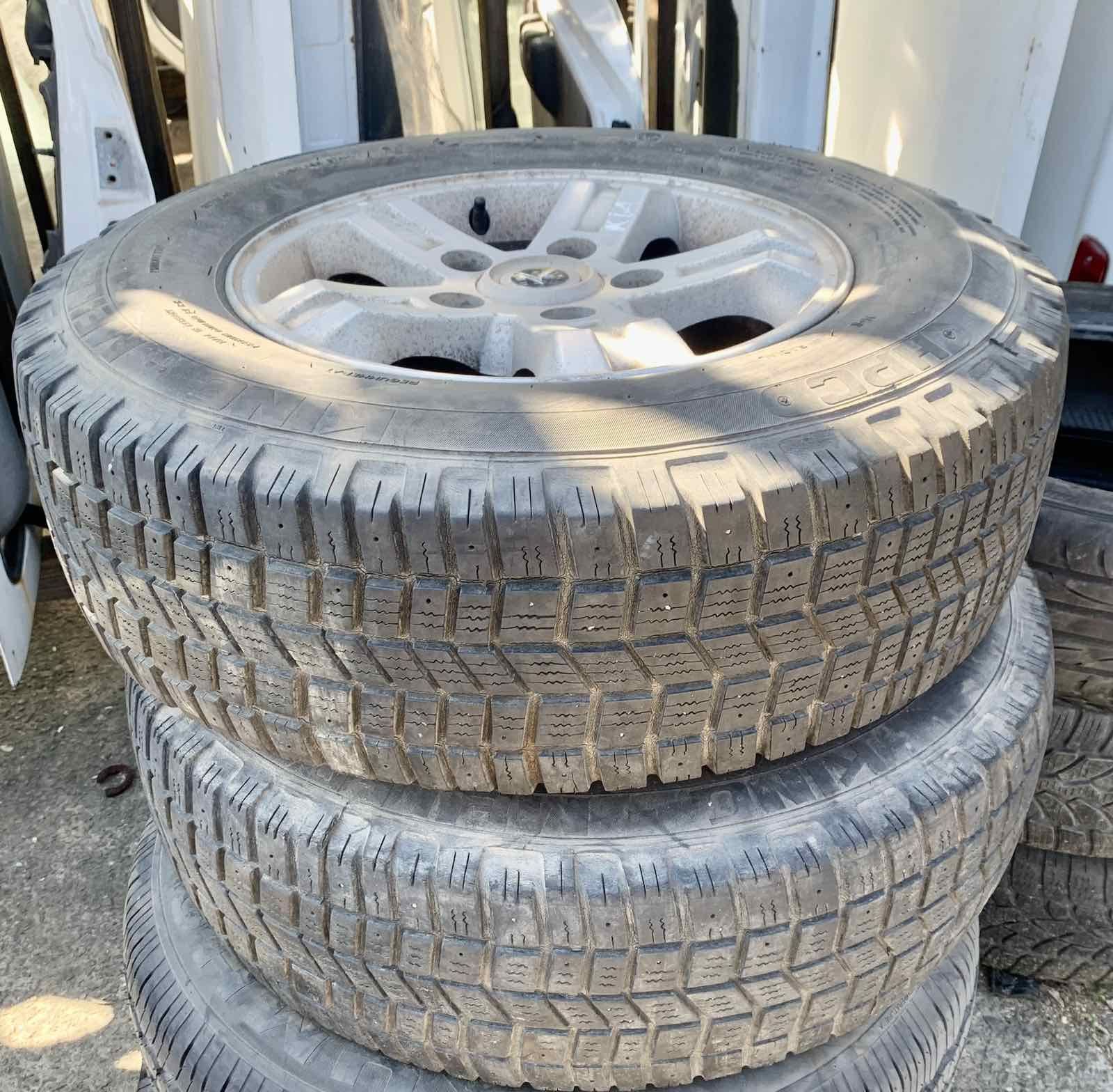 Резина шини 225/75r16c