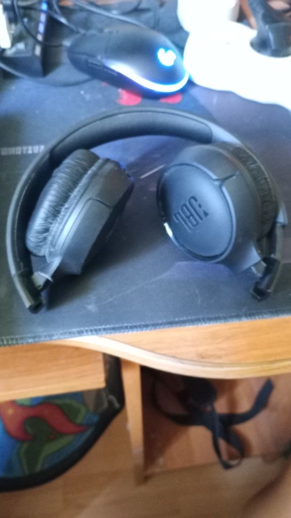 JBL Tune 525BT..