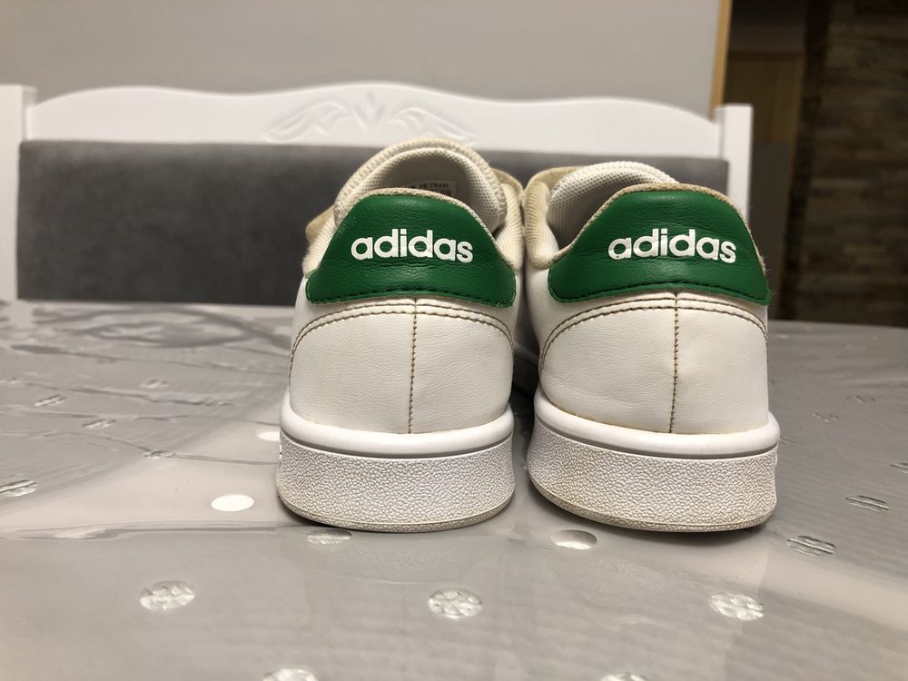 Кроссовки adidas детские