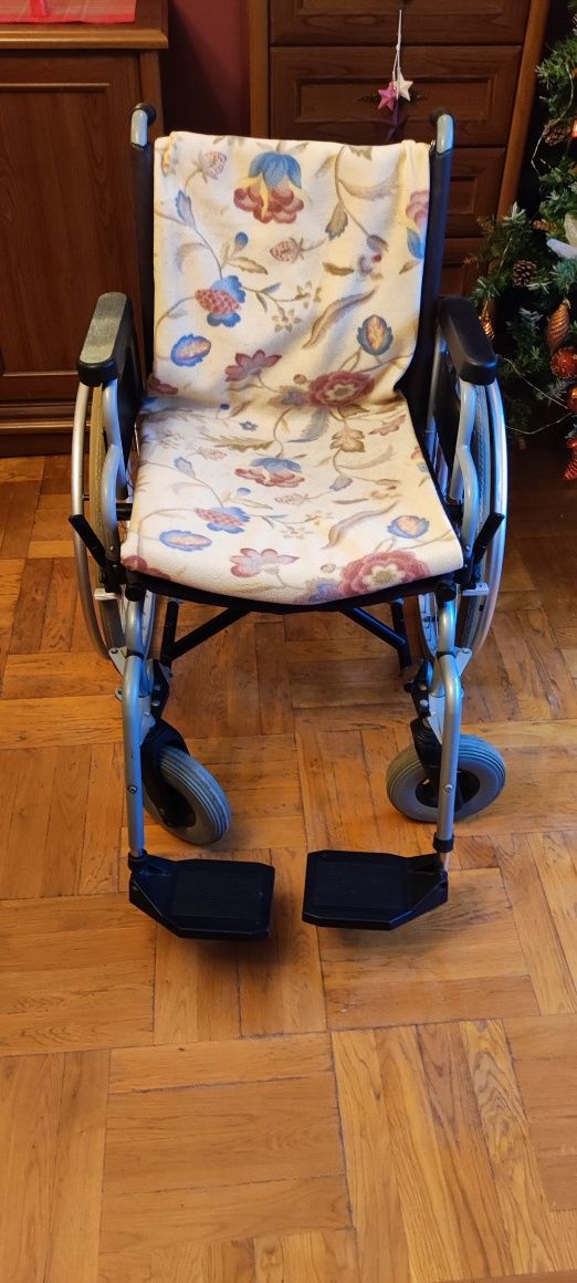 Wózek inwalidzki Invacare do 120kg składany,koła na szybko złączki.