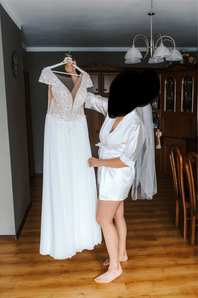 Suknia ślubna z cekinami