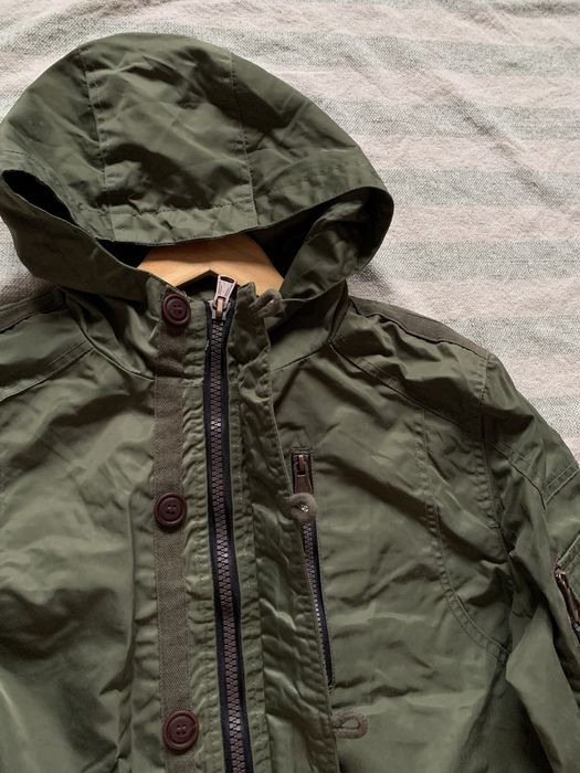 Kurtka na zimę w kolorze brudnej zieleni