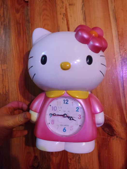 Vintage Zegar Quartz (hello kitty) z budzikiem