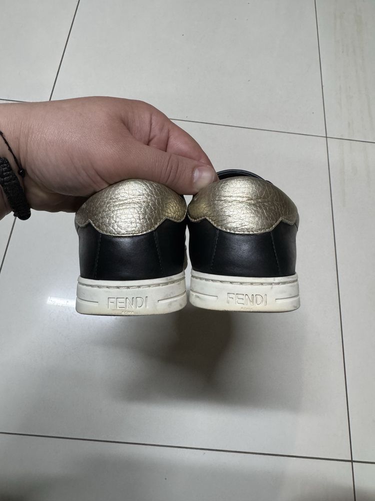 Оригінальні сліпони FENDI.