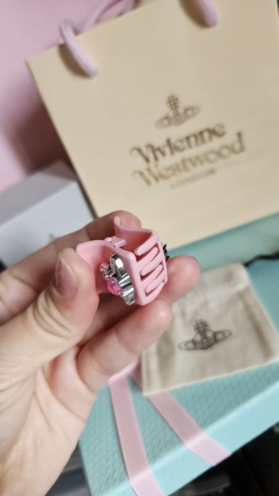 Spinka do włosów Vivienne Westwood różowa cyrkonie