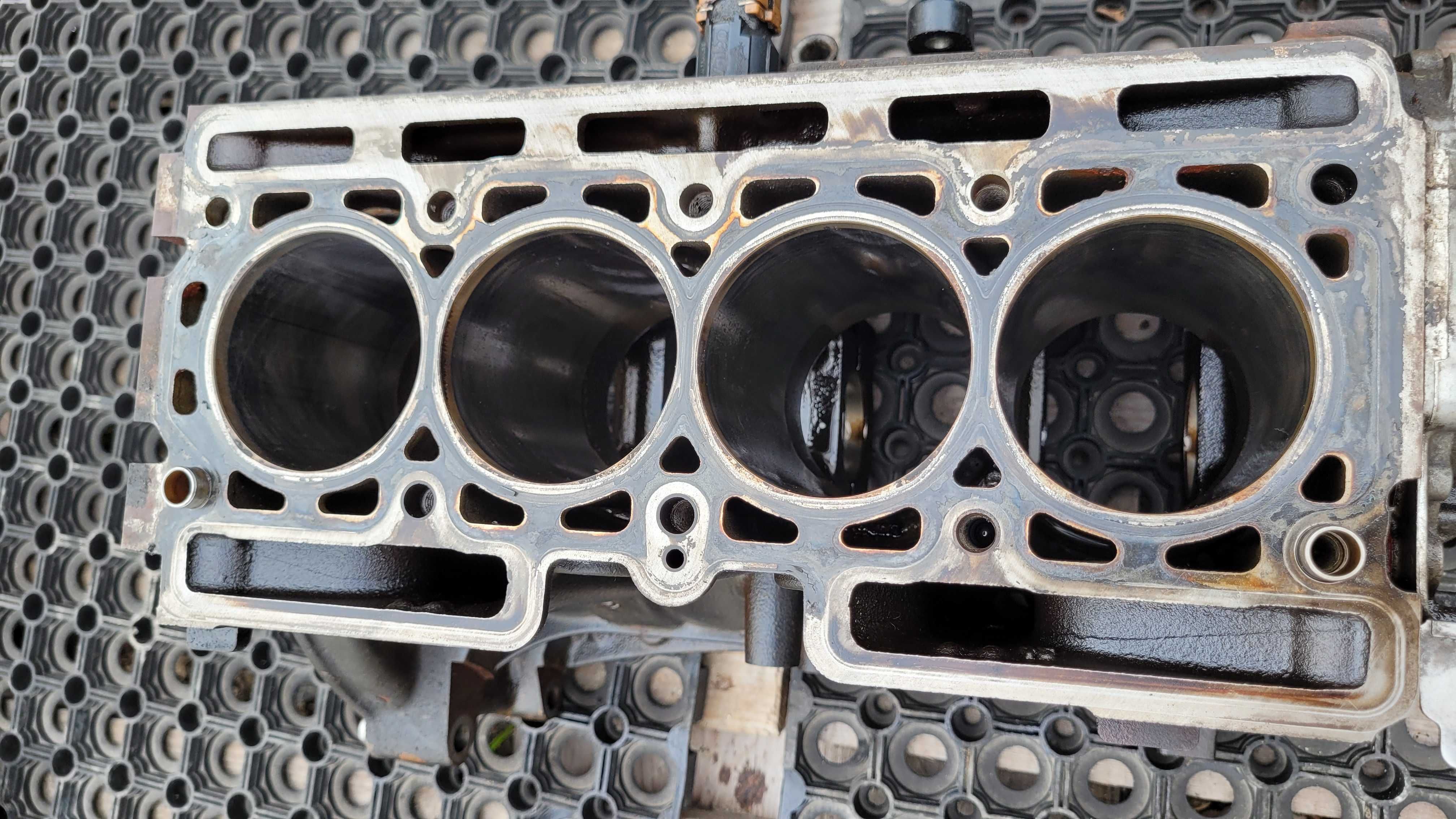 D4F D740 blok silnika 1.2 16V renault clio iv 4 III 3 D4F 740