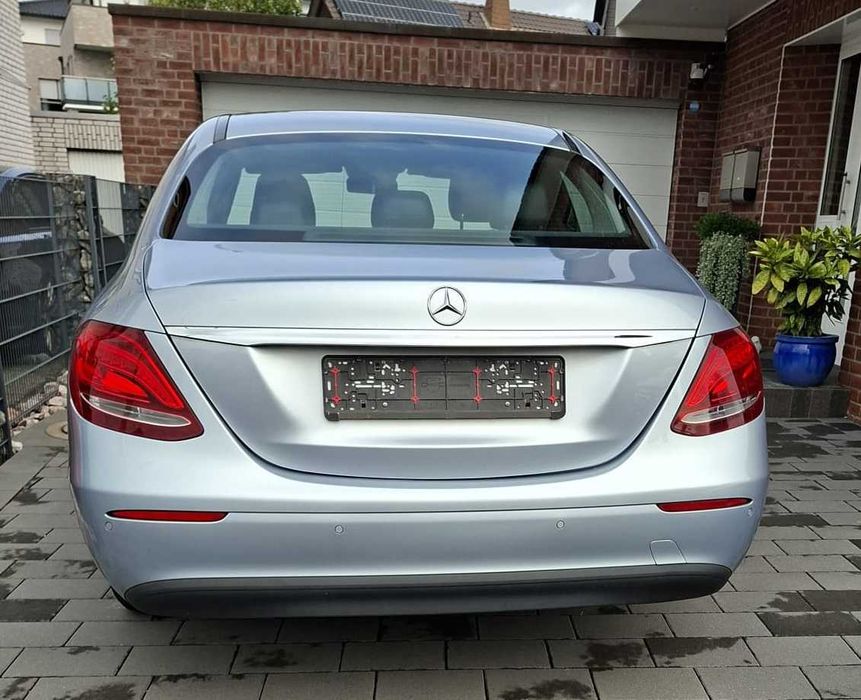 Mercedes E 220 Diesel Exclusive Automático