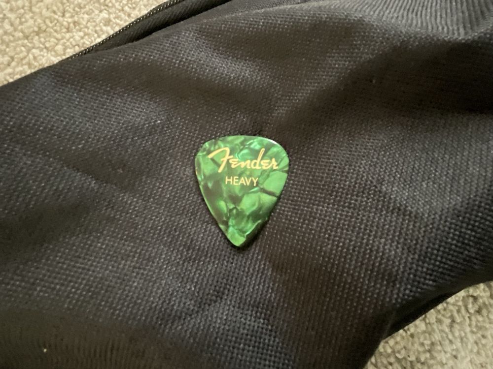 Електрична гітара Yamaha Pacifica у ідеальному стані з підсилювачем