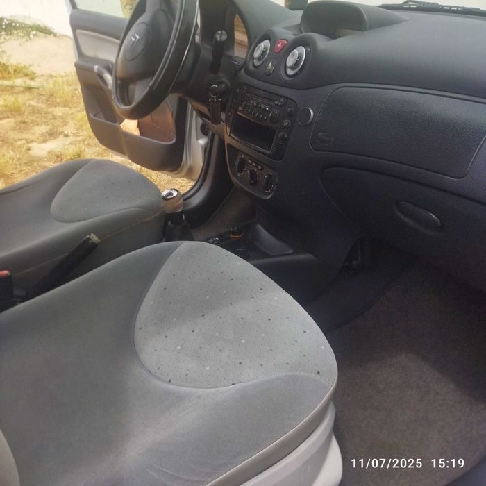 Citroen C3 HDI de 2005 cinza