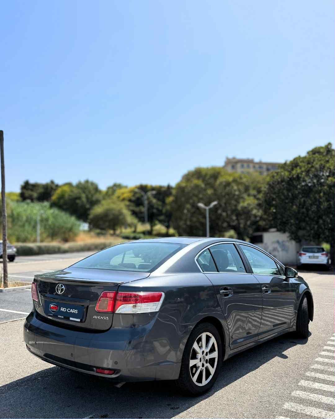 Toyota Avensis D4-D baixa Quilometragem