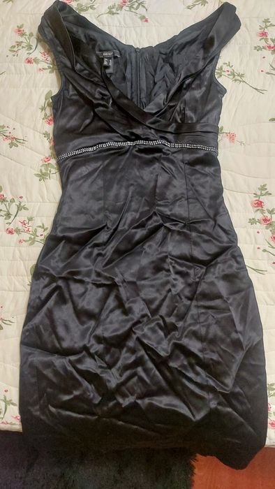 Vestido em cetim Mango