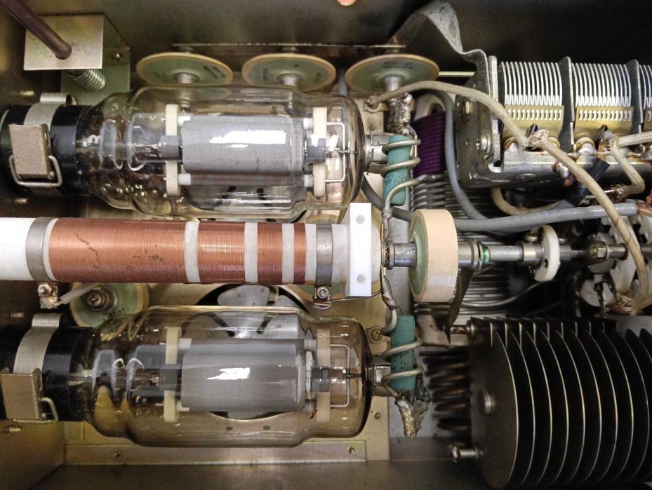 Radioamador Yaesu FL-2100z