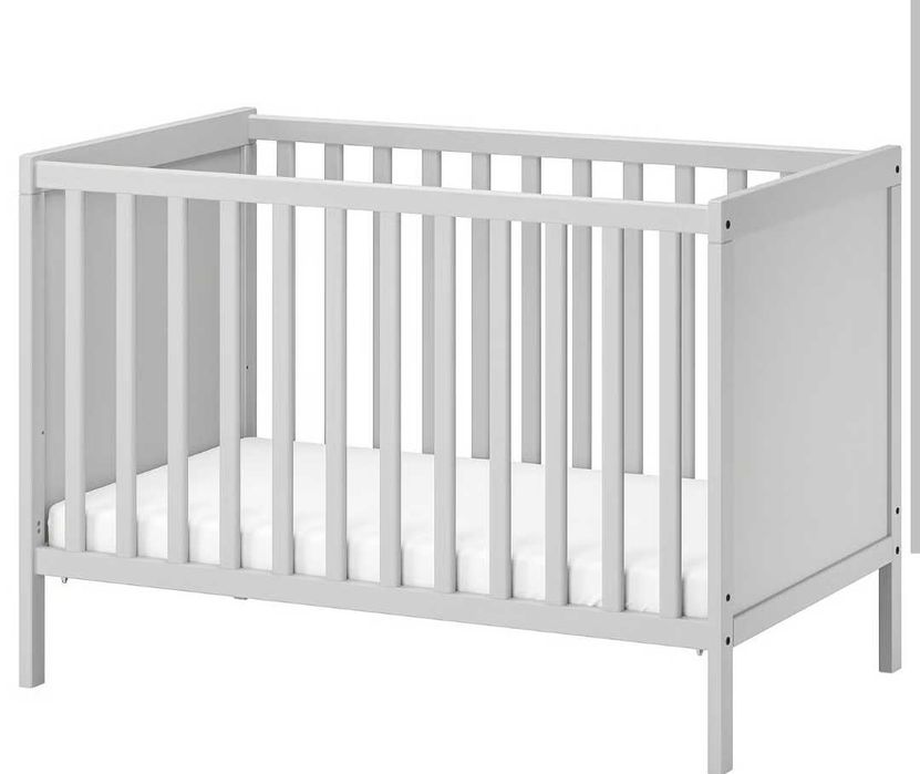 Berço Ikea Sundvik cinza