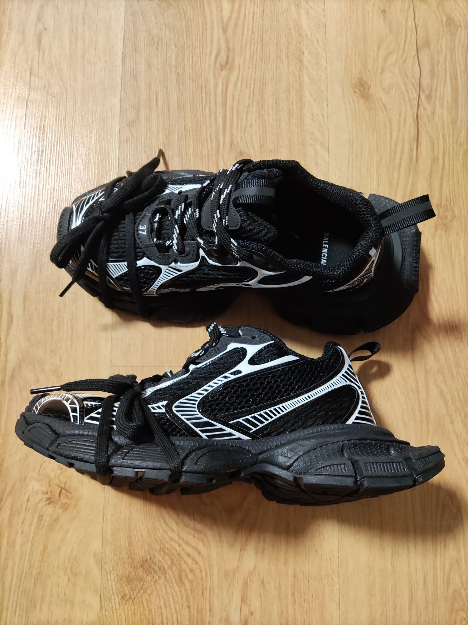 original Balenciaga 3XL Black