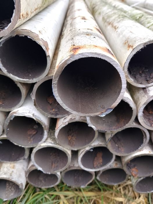 Słupki ogrodzeniowe rury w sztangach