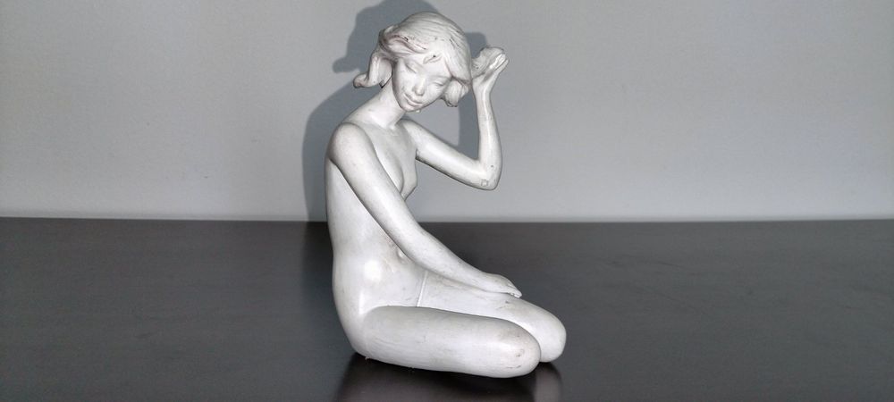 Статуэтки. Фарфор. Стекло.