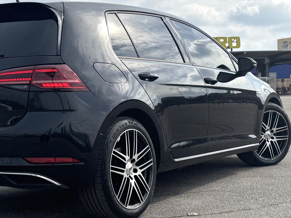 Продам самый максимальный TOP VW E-Golf 36kw 300 км