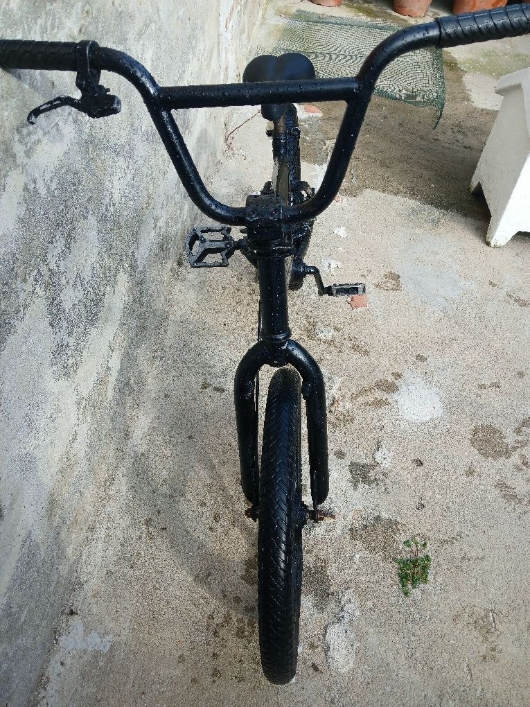 Bmx preta usada 1 vez