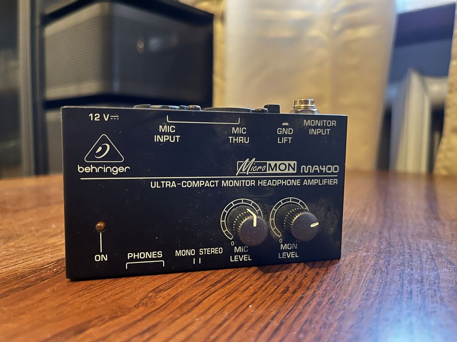Wzmacniacz słuchawkowy Behringer MA400