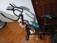 Bicicleta de ginástica
