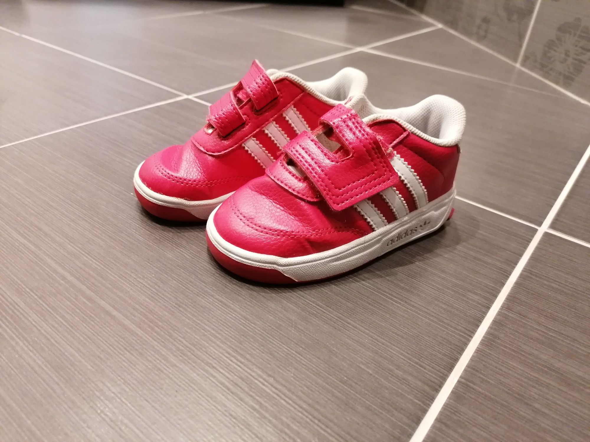 Buciki dziecię adidas rozmiar 20