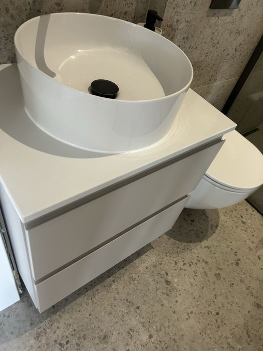 Szafka z umywalka nadblatowa