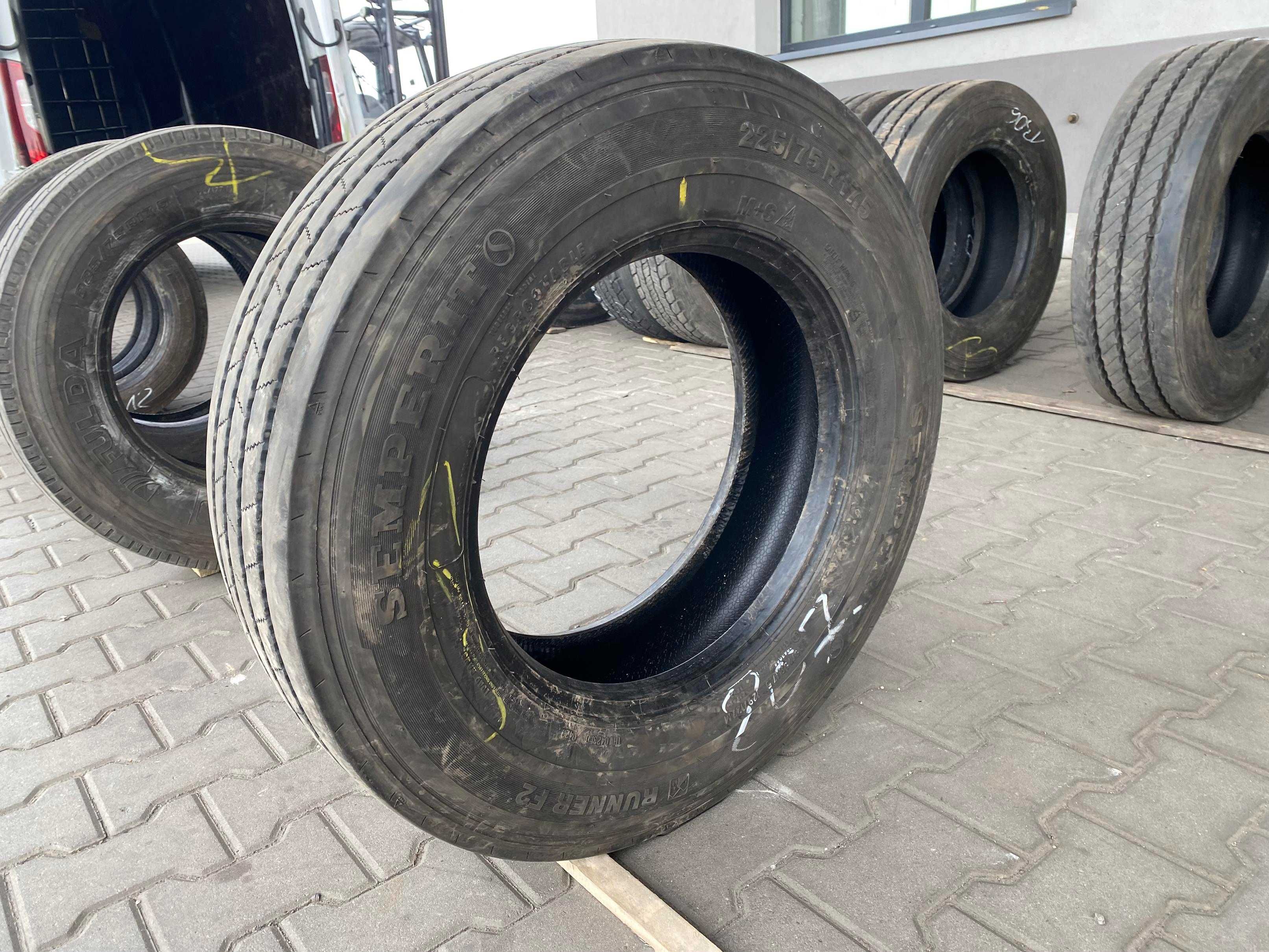 Opona 225/75R17.5 SEMPERIT RUNNER F2 Przód 9mm