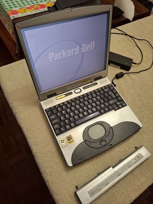 Portátil pakhard bell
