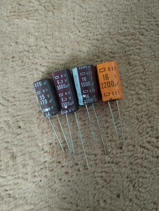 Продам якісний японський електролітичний конденсатор.