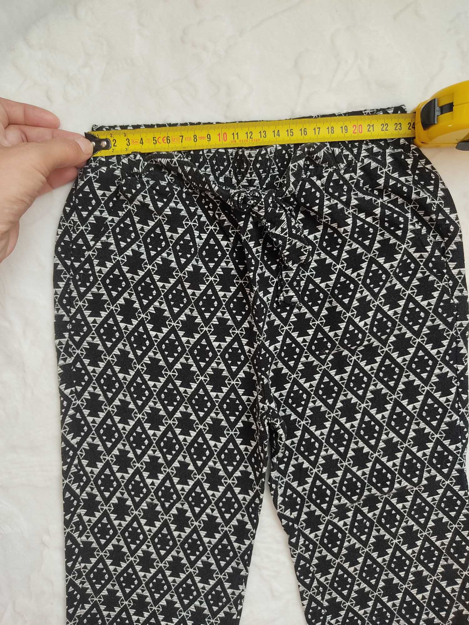 Spodnie letnie alladynki / joggerki rozm. 104 firmy Primark