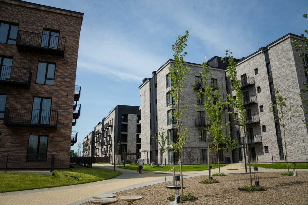 2к квартира з кухнею-студіо