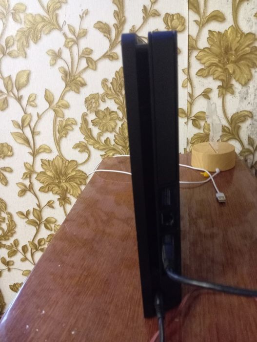 Подається пдейстейш 4 слім на 1 ТБ с двума іграми і двума джостиками