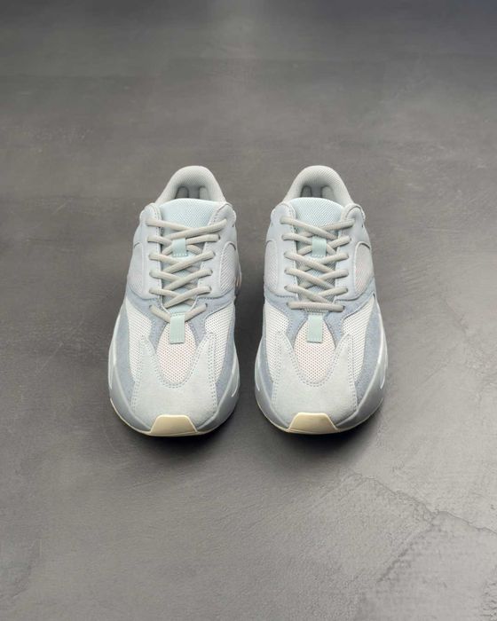 Кросівки Yeezy Boost 700 Inertia