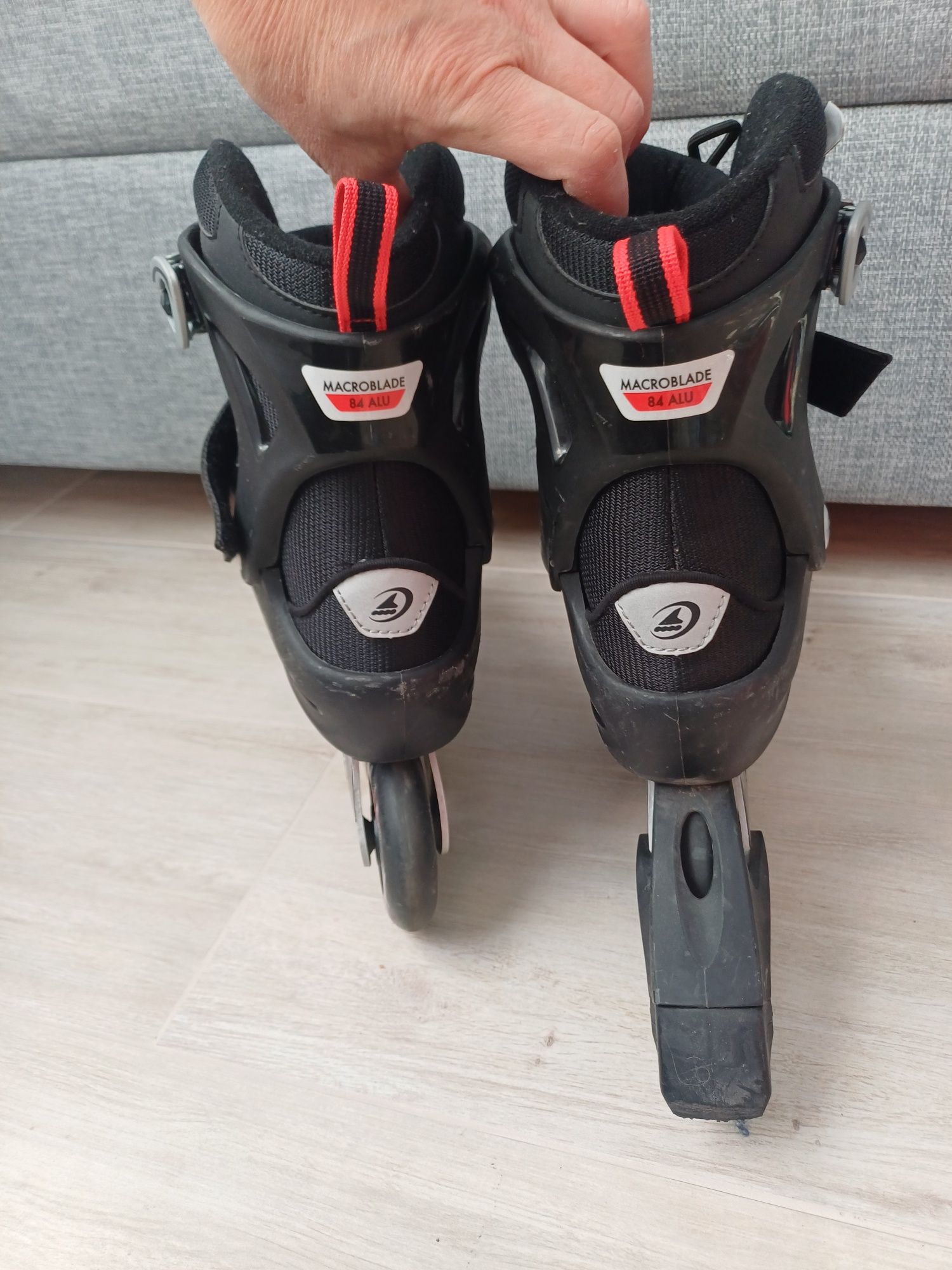 Nr 26 Rolki ROLLERBLADE MACROBLADE 84 Alu roz 42 dł. wkładki 27 cm