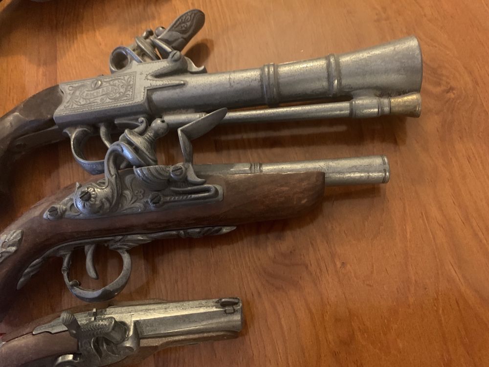 Imitação de pistolas antigas