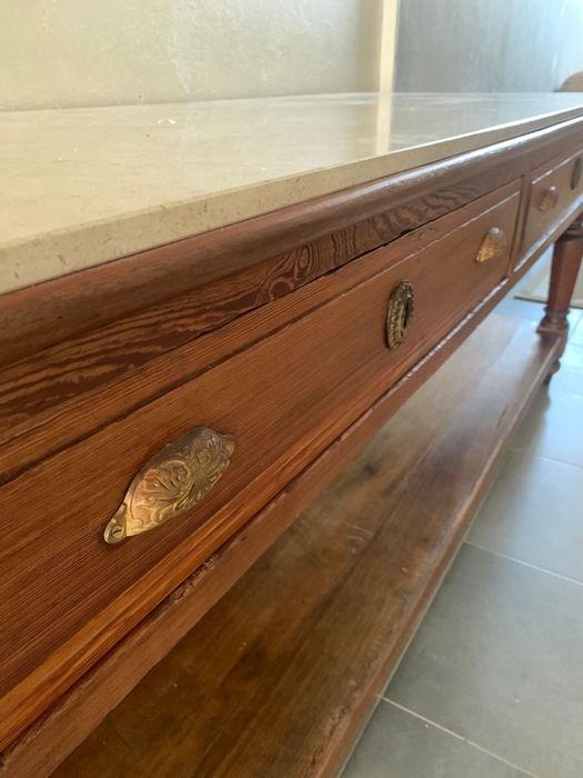 Mesa alfaiate com pedra molianos