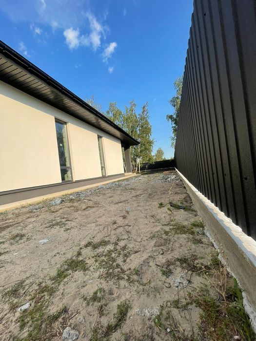 Продаж 1 поверхового будинку з ділянкою 5.5 сотки ,120м2.