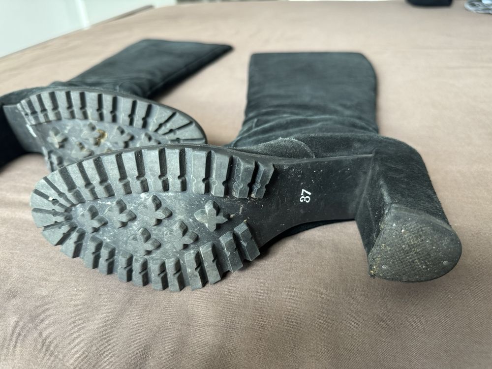 Botas pretas de cano alto de camurça - 37