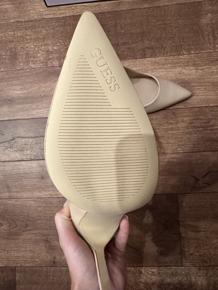 Guess туфлі, розмір 7,5 us