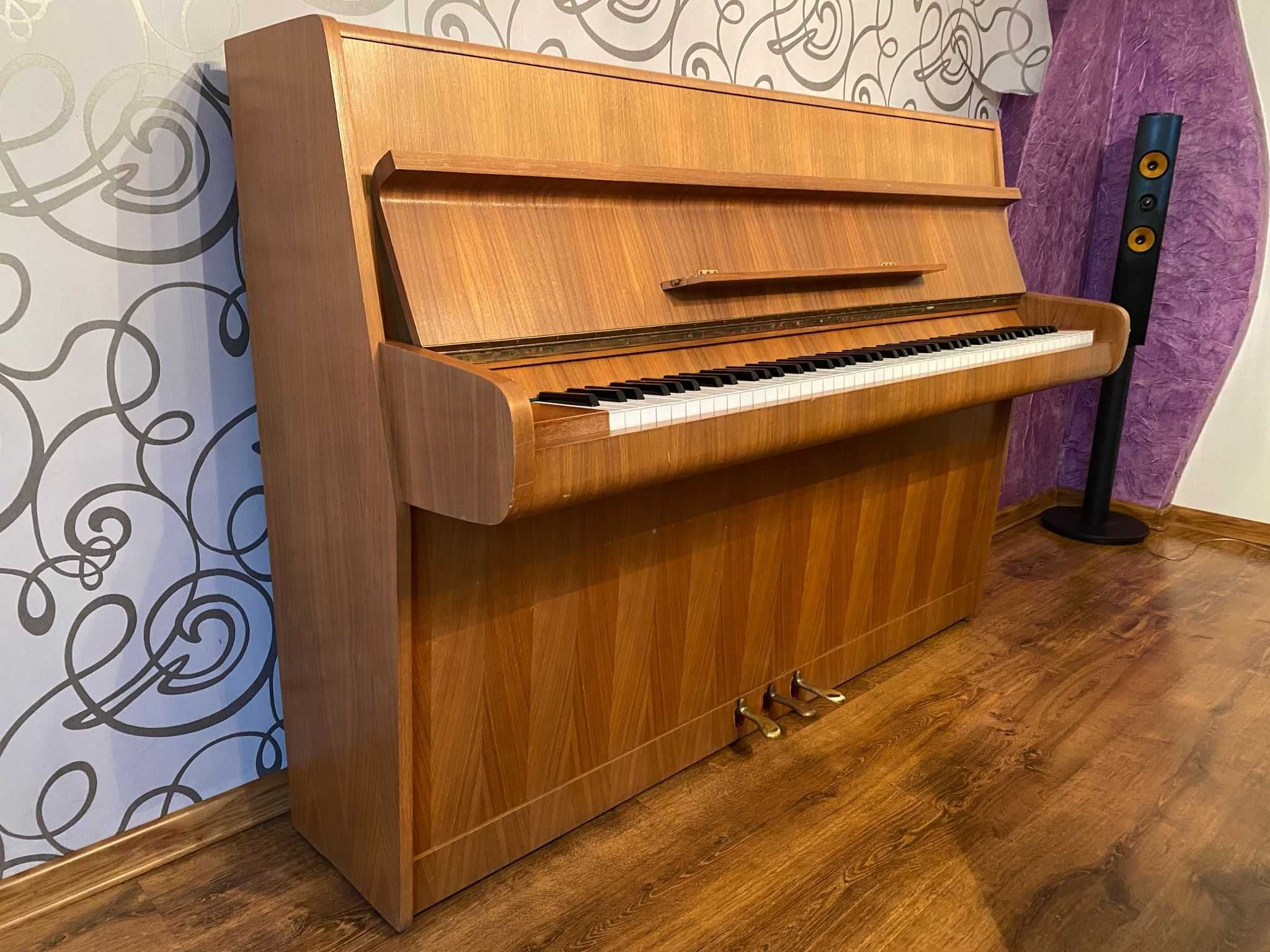 Pianino polskiej marki Calisia, stan dobry