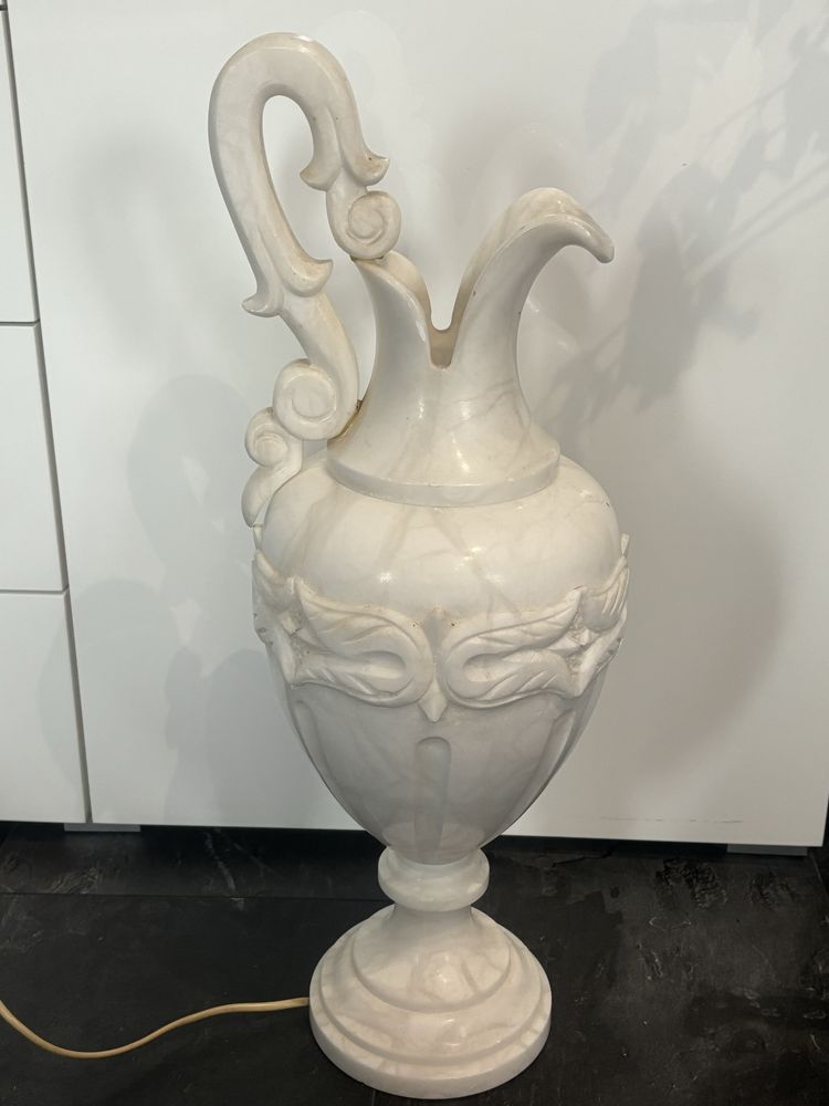 Piękna lampa biały marmur
