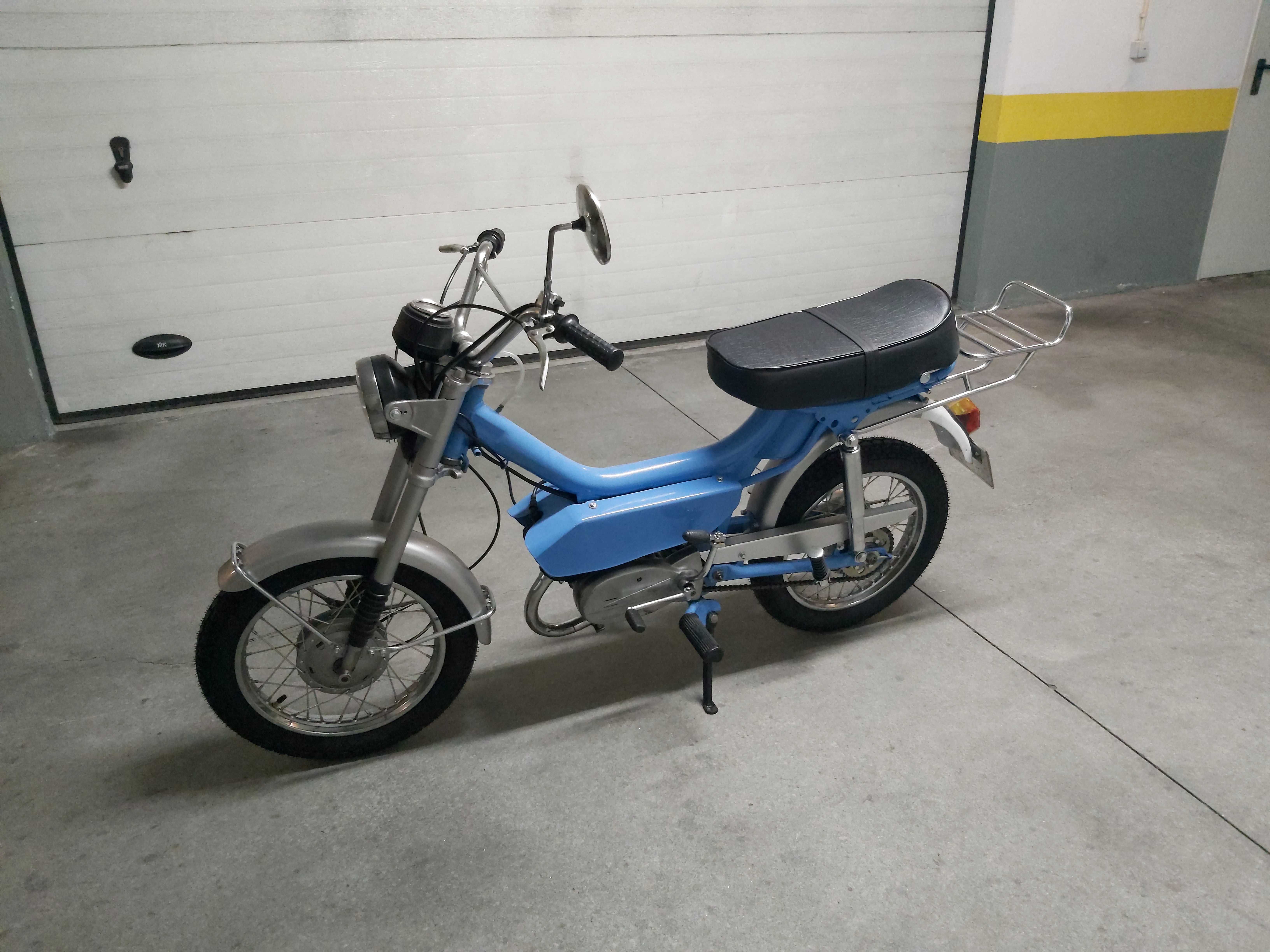 Casal Boss 2V ciclomotor clássico
