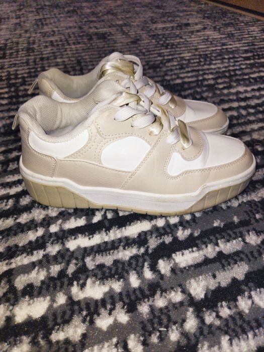 Кроссовки (стелька 22,5см)