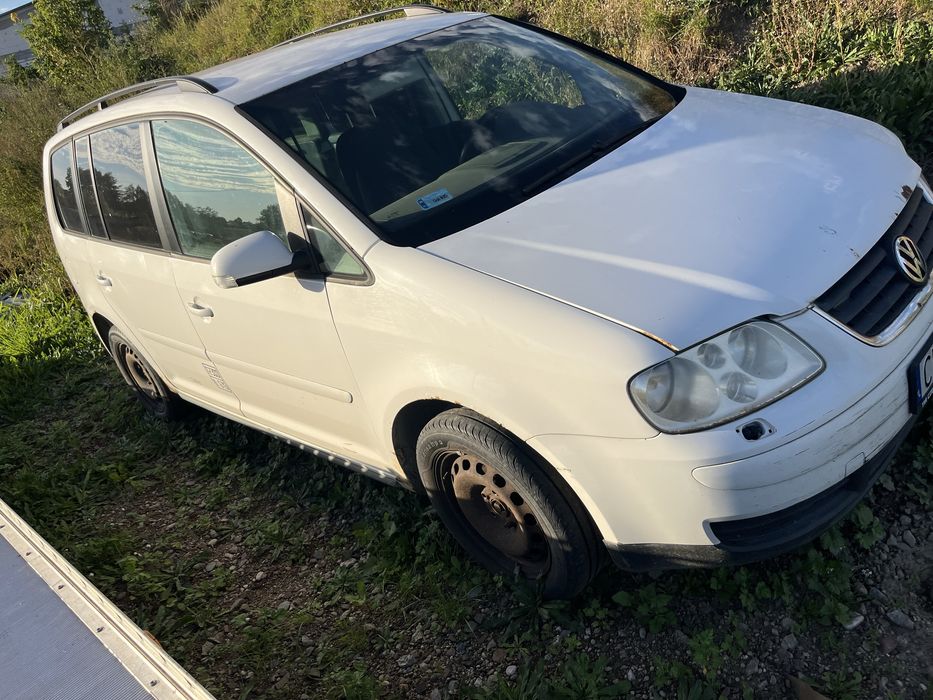 Sprzedam vw touran 1.9 tdi do poprawek blacharskich