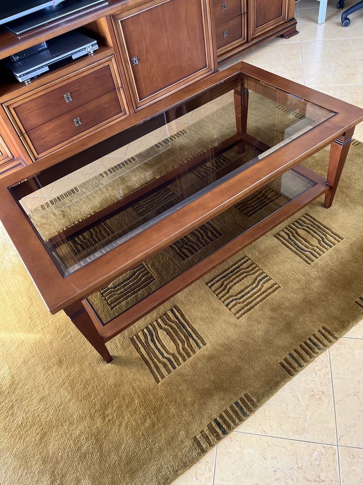 Mesa de centro cerejeira e vidro