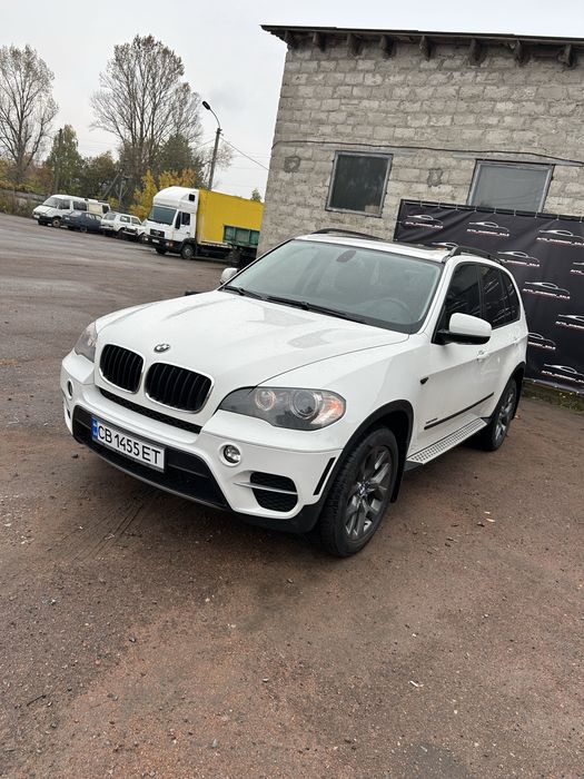 BMW X5 2011 год. 3 л бенз